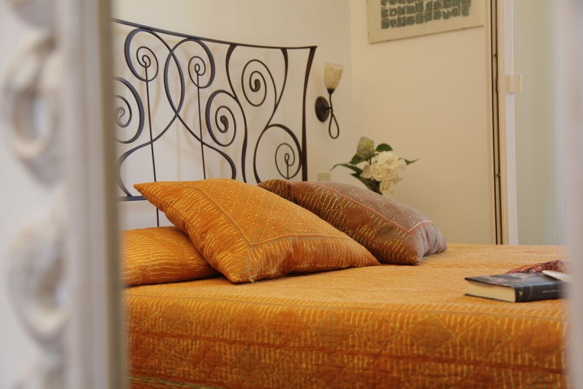 Superior Rooms | Eleganti e confortevoli, con balcone affacciato sul giardino e arredi in armonia con l’ambiente naturale della struttura. 